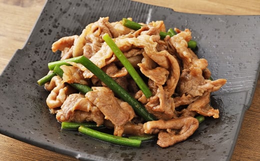 “極上・上”等級だけの上質な豚肉 「お肉博士の競り美豚」カタ 2000g ( 500gx4 ) 切り落とし