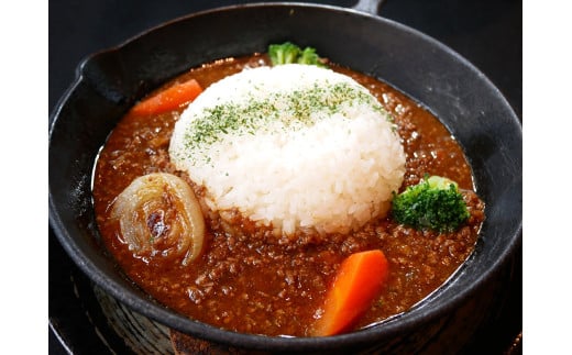 あか牛 カレー 詰め合わせ セット （あか牛カレー 180g×2、あか牛100％挽肉カレー 220g×2） 合計4個 肉 にく ミート 牛肉 ビーフ ミンチ ひき肉 挽き肉 赤身 カレー 挽き肉カレー スパイシー 常温 2088216 - 熊本県水上村
