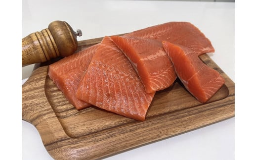 【数量限定】スモークサーモン とっとり 琴浦 グランサーモン 1kg（3～10パック）