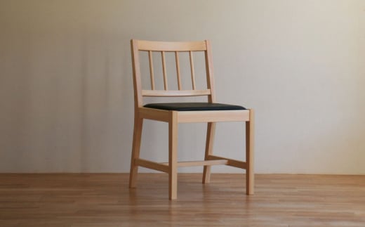 対馬ヒノキのダイニングチェア（牛革座面）【家具製作所kiiro】 [WAL032]