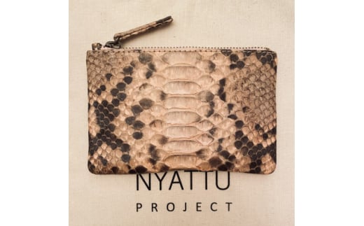 NYATTU PROJECT 天然パイソン(ヘビ革)フラグメントケース(ポーチ)ピンクマダラ【1615447】