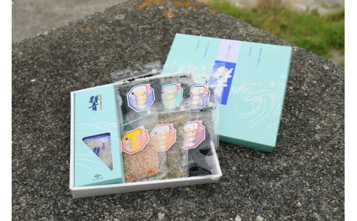 【愛媛県・佐田岬直送】木嶋水産の釜揚げしらすセット 700g（70g×10パック）※離島への配送不可 【ふるさと納税 人気 おすすめ ランキング 魚介類 海産物 魚 釜揚げ しらす シラス 小分け やみつき ご飯のお供 おつまみ 酒の肴 おやつ しらす丼 サラダ 海産物 魚 冷凍 国産 木嶋水産 愛媛県産 愛媛県 伊方町 送料無料】 IKTP004