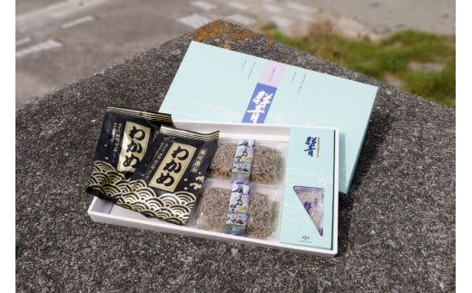 【愛媛県・佐田岬直送】木嶋水産のちりめん、塩蔵糸わかめのセット 【ふるさと納税 人気 おすすめ ランキング 魚介類 海産物 魚 釜揚げ しらす シラス 小分け やみつき ご飯のお供 おつまみ 酒の肴 おやつ しらす丼 サラダ 海産物 魚 冷凍 お取り寄せ グルメ 食品 国産 木嶋水産 愛媛県産 愛媛県 伊方町 送料無料】 IKTP003