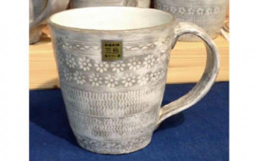 三島産大房氏暦手マグ 陶器 手作り の 逸品 コップ 湯呑 おしゃれ 和風 工芸美 贈答用 プレゼント 733629 - 静岡県三島市