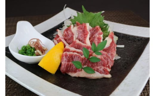 【全3回定期便】 【数量限定】霜降り馬刺し スライス 約200ｇ【有限会社 桜屋】 [AYCP042] 2114866 - 熊本県合志市