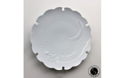 有田焼 白磁彫雪月花文大皿[有田焼 花伝作]食器 器 和皿 皿 雪輪