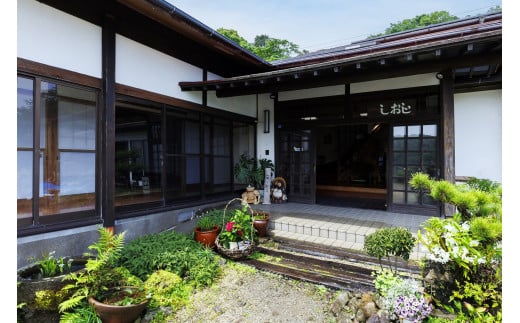海浜旅庵しおじ1泊2食ペア宿泊券(岩盤ドーム+リンパトリートメント)