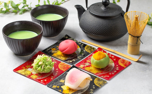 【金彩工芸山田】金彩友禅ガラスの器　和菓子皿　双子月（赤黒） 1553810 - 京都府京都市