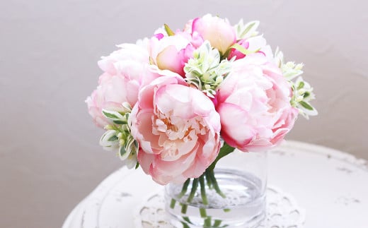 水換え不要!!ピオニー(芍薬)の花瓶に入った花束:pink