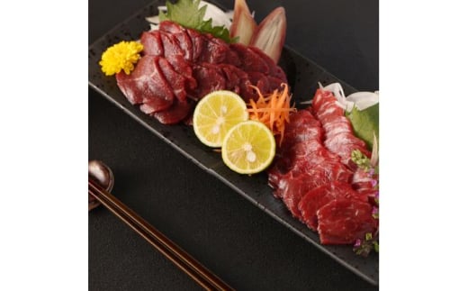 【全3回定期便】 熊本　馬刺し　赤身 計300g(約50g×6個)  馬肉【くまもと食彩の力】 [AYAN044] 2120764 - 熊本県合志市