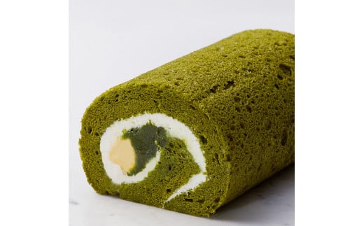 京王プラザホテル ＜季節限定＞抹茶ロール スイーツ ケーキ 焼き菓子 お菓子 洋菓子 抹茶 ホワイトチョコレート 自家製 コク ロールケーキ 冷凍 季節限定 東京 新宿 0041-028-S07