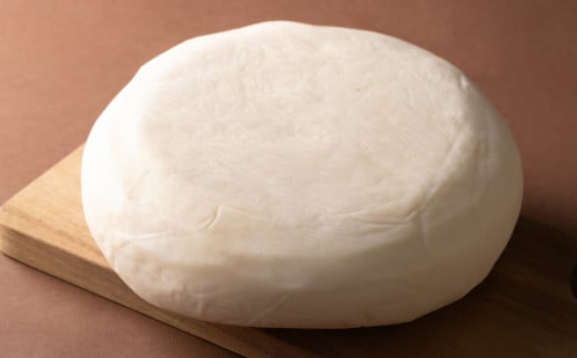 ワンホールチーズ 約1,800g×1個 ／ チーズ ワンホール 熟成 素朴 おつまみ お酒のお供 おやつ 料理 生乳 乳製品 加工食品 [041-0107]