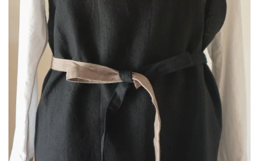 ふるさと納税 服 女 奈良県 奈良市 エプロン 〈BAKER／ブラック エプロン〉 Fu-ra おしゃれエプロン リネンエプロン 奈良県 奈良市 なら 33-014 ふるさと納税 服 女 奈良県 奈良市 エプロン 〈BAKER／ブラック