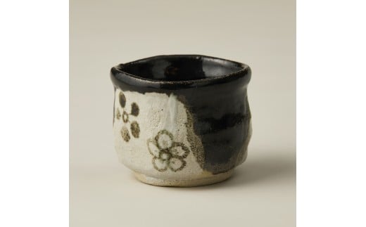 黒織部ぐい呑 作者:守谷 宏一 / 美濃桃山陶 陶芸 陶器 伝統工芸 焼物 [岐阜県 可児市 陶芸品 1点 限定 チョイス限定 陶芸品 ギフト プレゼント 雑貨 食器]