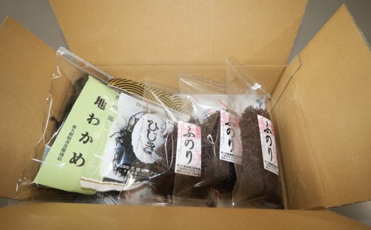 段ボールに梱包してお届けいたします。