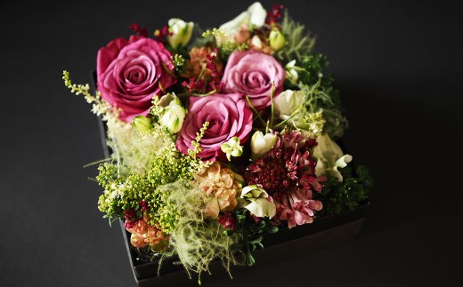 【生花】【フラワーボックス】 KIKUGAWA FlowerBox （square） 1箱 フラワーギフト 季節の花 誕生日 お祝い 記念日 