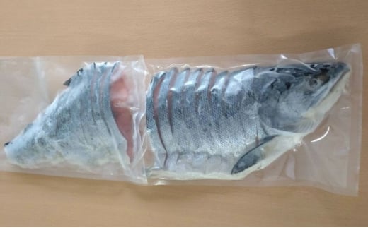北海道産 秋鮭 山漬け 姿切身 (半身）約1.3kg（650g×2パック） [ 鮭 さけ 焼き魚 魚 魚介類 サケ ] [№5863-1382]