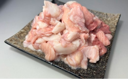 《 定期便 6ヵ月 》 秋田県 羽後町産 羽後和牛 ミックスホルモン 900g （300g×3）【 焼肉 ホルモン BBQ バーベキュー キャンプ 】