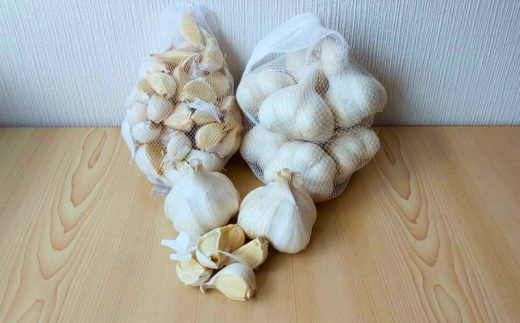 ニンニク バラ250g ネットと大玉1ネット(2Lサイズ)セット 2282071 - 青森県むつ市