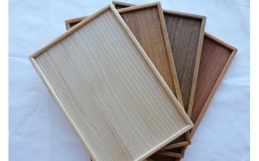 桐のトレー (L) 2枚 セット 桐製 木製 38.5cm 29cm 無垢材 防虫剤 漂白剤 不使用 天然木 桐材 国産 日本製 食器 雑貨 インテリア 水洗い できる 木製トレー クラフト おしゃれ 工芸品 カフェ 北欧 ウッドトレー キッチン雑貨 (F16-015)