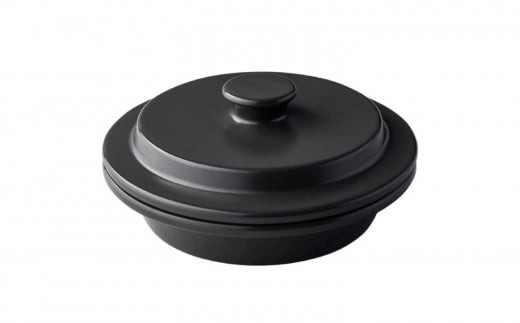 PETARI Shallow Pot 18cm Jet Black（ブラック）G.M.P 【 グッドデザイン賞受賞 陶器製 万能調理土鍋 鍋 土鍋 平鍋 浅鍋 電子レンジ可 キッチン雑貨 新生活 ギフト プレゼント 三重県 四日市市】