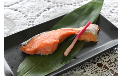 【定期便12回】産地直送栃木県のブランド魚「プレミアムヤシオマス」の塩麹漬 2切入×2パック  [ 冷凍便 ] | 魚 ます 養殖 産地直送 栃木県 (毎月お届け）