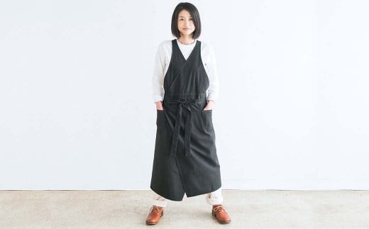  カシュクールエプロン_チャコール S-UW-A09A 585320 - 岡山県西粟倉村