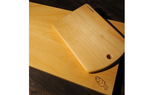 銀杏のまな板 耐水加工 2枚組 通 (大：L42×W23.5×T2.8cm / 小：L23×W16×T2.2cm) 台所 キッチン 調理道具 調理 料理 日用品 銀杏材 銀杏 【opbs006】【くにさき六郷舎】 2320632 - 大分県大分県庁