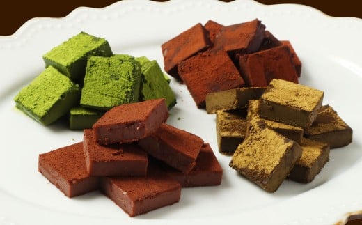 《冷凍》 北海道生チョコレート 4種 セット 約500g （約100g×5箱） 合計100粒 生チョコレート 生チョコ チョコレート チョコ ミルク ブラック ほうじ茶 抹茶 スイーツ 北海道 小樽市 2318532 - 北海道小樽市