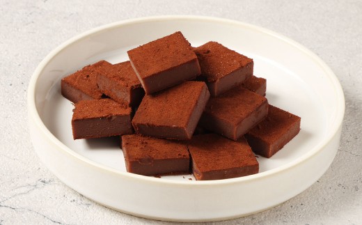 【3回定期便】 《冷凍》 北海道生チョコレート （ミルク） 5箱×3回 合計15箱