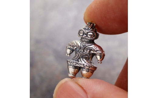 縄文の神秘を身にまとうSV925製　豆遮光器土偶ネックレス　700-081【1670953】 2319799 - 山梨県山梨県庁