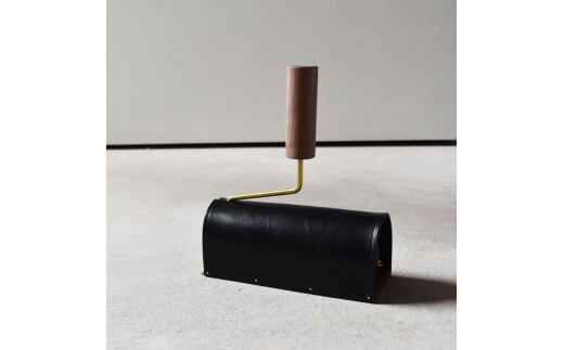 Teha’amana ROLLER CLEANER WALNUT テハマナ ローラークリーナー ウォールナット ブラック 革 皮 雑貨 おしゃれ レザー 本革 こだわりの逸品 地域特産品 ギフト 自分用 人気 おすすめ