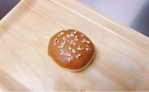 [№5313-0547]【冷凍】生ドーナツ キャラメル 6個入り ドーナツ お菓子 焼菓子 おやつ 黒部市