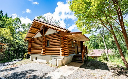 outsideBASE mizukamiコテージレギュラーシーズン利用券【4名／車1台】