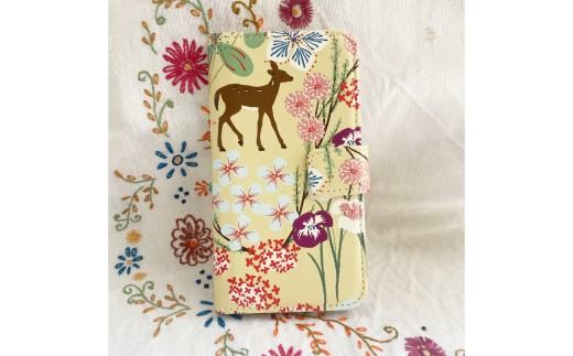 スマホ手帳型ケース 鹿柄オリジナル 「楚々の森」手芸雑貨 ソーイング  裁縫 洋裁 手芸 オリジナル foo stitch フーステッチ 雑貨 スマホケース 手帳型 ハンドメイド バッグ ポーチ 国産 奈良県 奈良市 なら 15-065 2358249 - 奈良県奈良市
