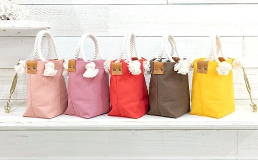 当返礼品は【カラー:カメリア】となります。ご注意ください。