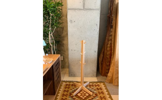 北欧調の木製ポールハンガー 100cm (メープル材) コートやカバン、帽子をオシャレに掛けられる♪｜コートハンガー ポールスタンド ハンガー 衣類収納 帽子掛け 洋服掛け 天然木 無垢材 一人暮らし コンパクト [0257]