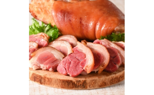 沖縄ホーメル 沖縄県産骨付きスモークポーク アイスバイン 国産骨付き豚肉 600g×3本【1687063】 2372327 - 沖縄県中城村