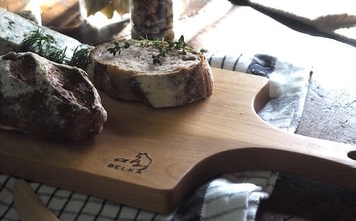 カッティングボード以外の品は返礼品に含まれません。