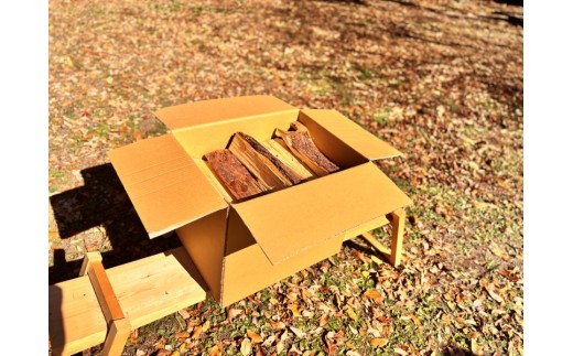 薪 信州産 松の薪 薪1箱 約20キロ 薪長さ：35cm｜伊那 薪 松 キャンプ 伊那産 松の薪 暖かい アウトドア おすすめ ふるさと納税【009-53】 2426907 - 長野県伊那市