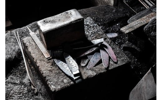 中新田小鎌(白紙2号黒打) 選べるサイズ ｜ is00015 ＜石川刃物製作所＞【宮城県加美町】中新田打刃物 小鎌 白紙 職人