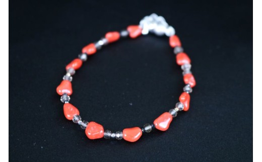 変わった形の赤珊瑚とスモーキークォーツとスピネルのブレスレット | アクセサリー ブレスレット ジュエリー 珊瑚 赤珊瑚 宝石 サンゴ プレゼント クリスマス バレンタイン カジュアル レディース 贈答用 人気 高価 高級 おすすめ ふるさと納税サンゴ ふるさと納税ネックレス 高知県 室戸市