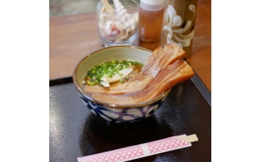 ＜沖縄県共通返礼品＞きんそば 生麺 大きな三枚肉そば 3食セット(沖縄そば/与那原町)【1690704】