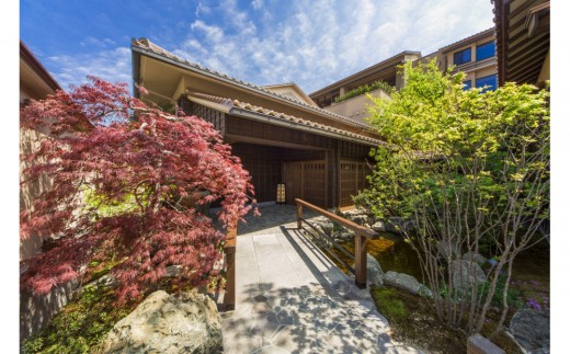 【いにしえの宿　佳雲（共立リゾート）】平休日1泊2食付 ペア宿泊券《本館檜内風呂付和洋室》