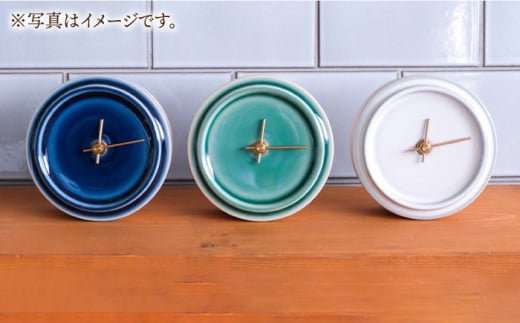 美濃焼】【 ブルー 】タイル と 木 の シンプル な 手作り 時計 【 TILE WOOD CLOCK 】 【杉浦製陶】≪多治見市≫  [TAO015] 時計 壁掛け 置き時計 焼き物 - 岐阜県多治見市｜ふるさとチョイス - ふるさと納税サイト