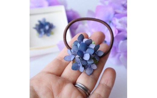 紫陽花(あじさい) 革花ヘアゴム ブルーパープル アクセサリー ヘアゴム 革 青紫