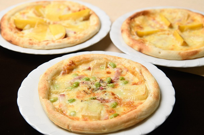 物産展でも大人気の北海道ならではの食材を使用したピザです!