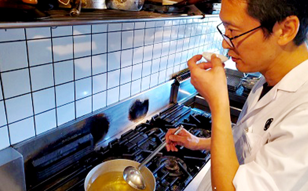 【とんこや】国産黒毛和牛もつ鍋セット〈あごだし醤油仕立て〉(2～3人前)