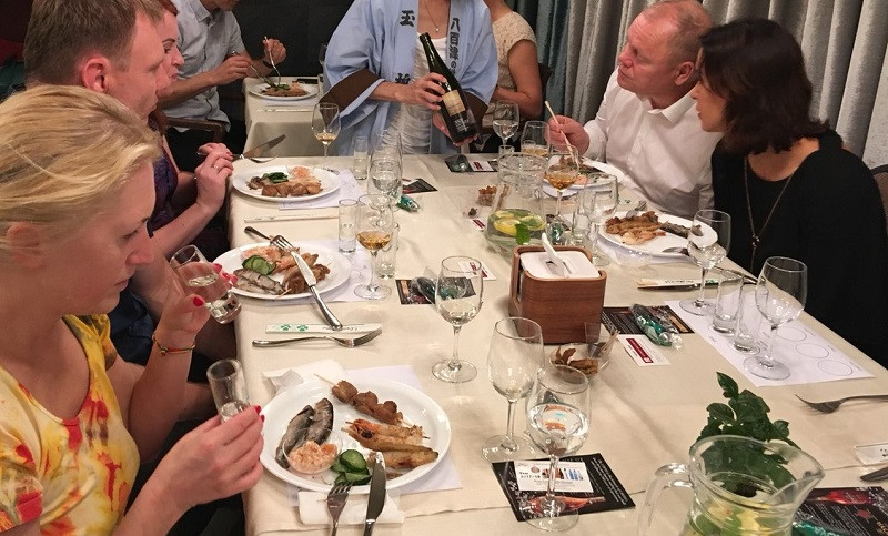 カウナス「ホフホテル」での試飲会の様子