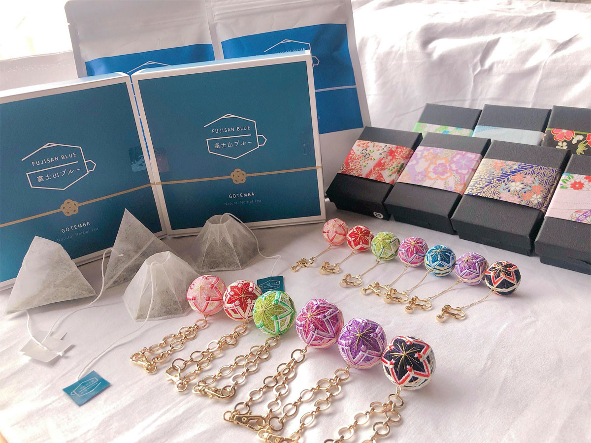 御殿場支え愛スペシャルセットーブルーティー4セット・桜彩SAYAてまり（バッグチャーム２つとイヤリング3つ）